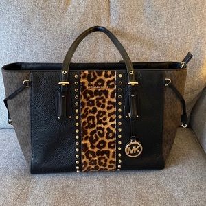 Michael KORS Purse- Excellent Condition- used once